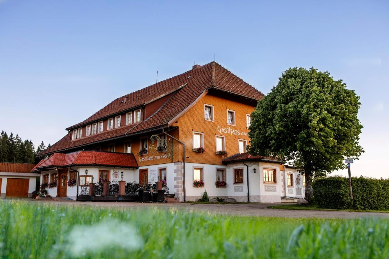 Gasthaus Zum Kreuz Sankt Märgen Exterior foto